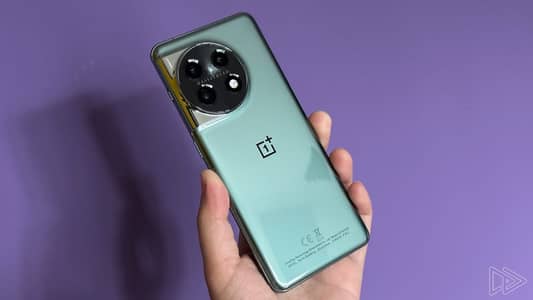 12 gb ram .  Rom 256gb with box charger