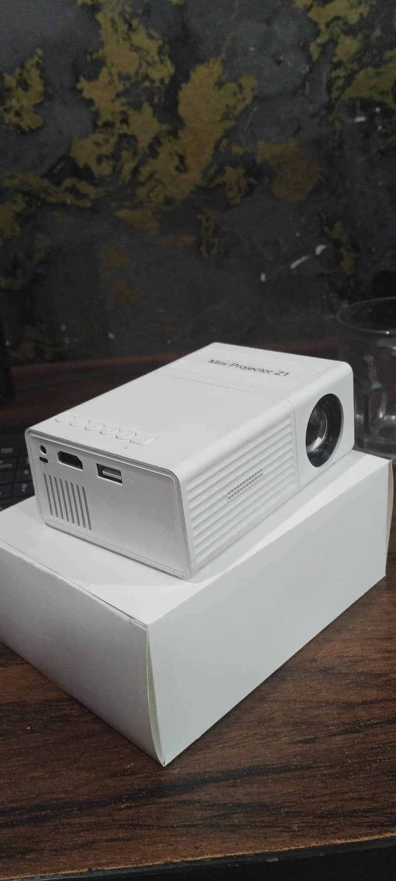 Mini projector Z1 - Projectors & Projection Screens - 1111298885