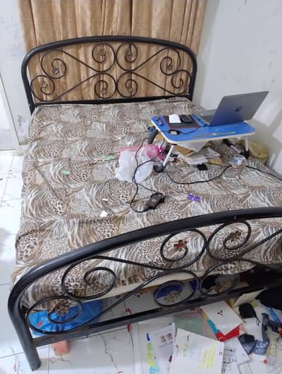 Queen Size Bed with Medicated Matteres