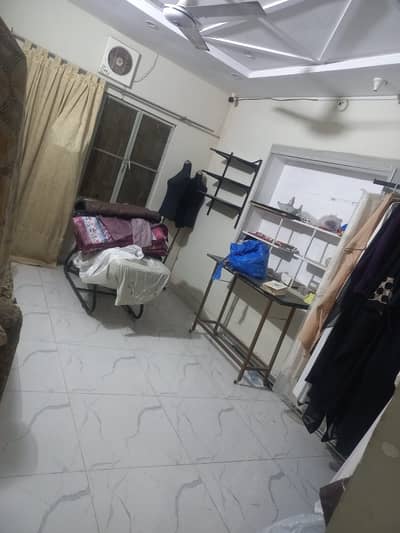 FEMALE ACCOMODATION VIP ROOM FOR RENT NEAR ICHHRA MAIN BAZAR