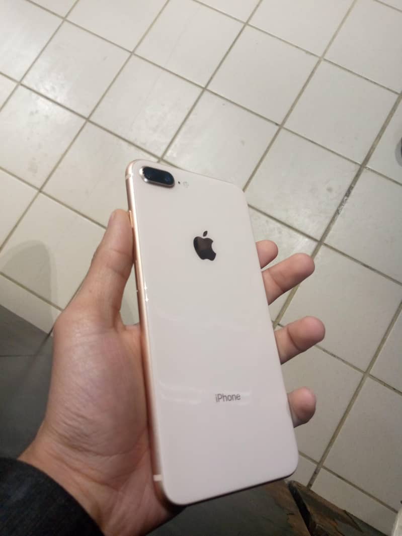 iphone 8+ 4