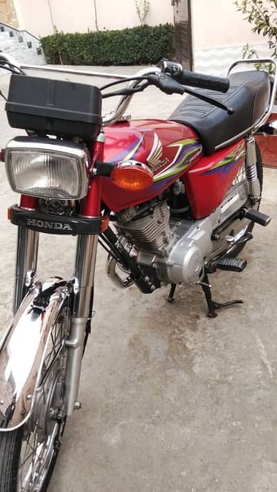 Honda 125 CG model 2017 bike sale/ call me 03460423873