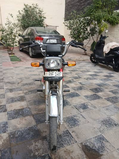 HONDA CD 70 Available for Sale