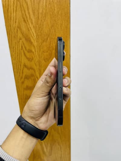 Iphone 16 PRO JV | 256gb | LLA NON PTA | BLACK TITANIUM | URGENT SALE