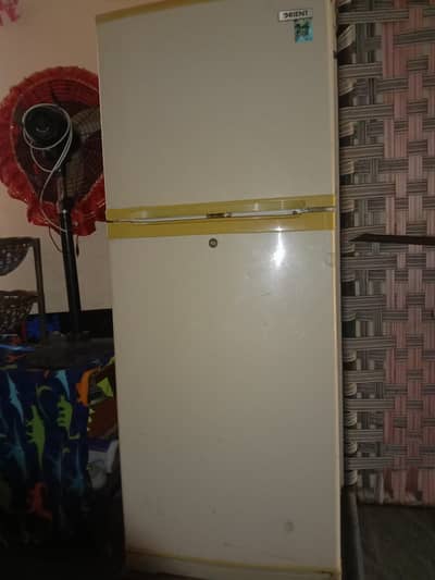 refrigerator gud condition urjent sale