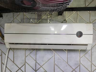 simple AC hy inverter nhi hy condition ok hy