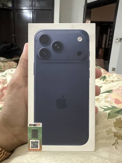 17 pro max deep blue