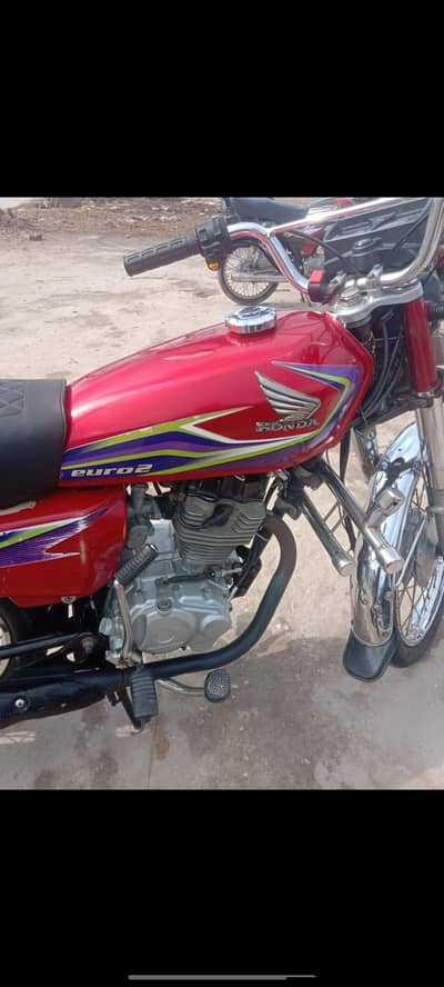 Honda CG 125 2017 MODEL BIKE IN LUSH CONDITION FOR SALE