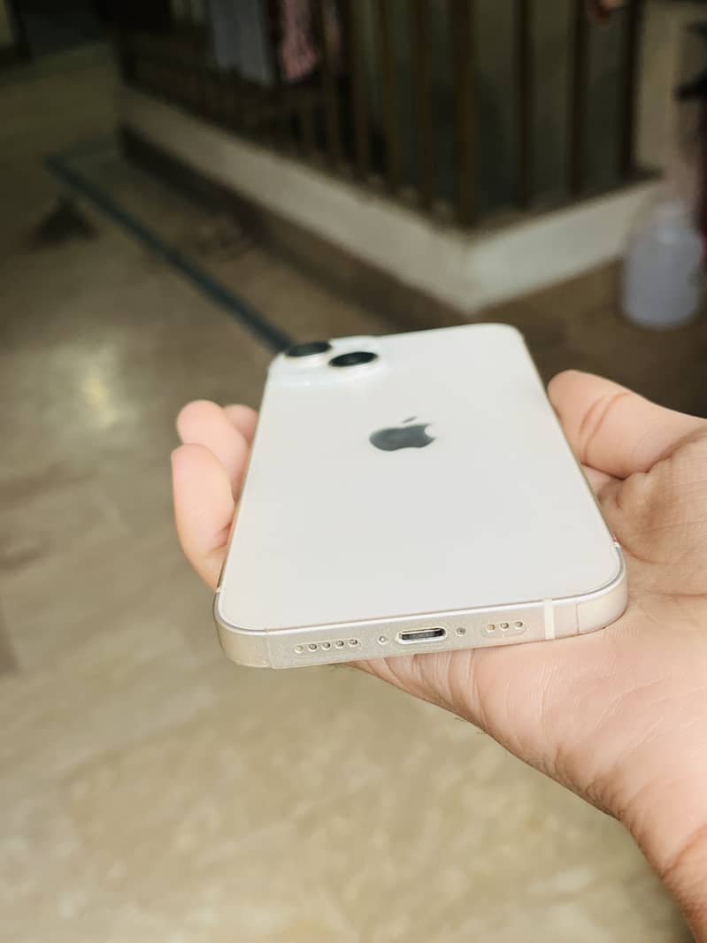 iPhone 14 withe colour 3