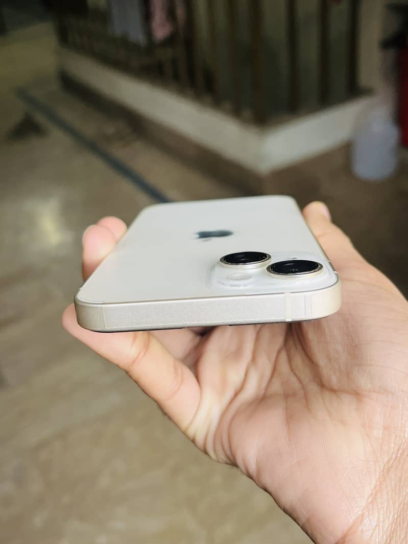 iPhone 14 withe colour 4