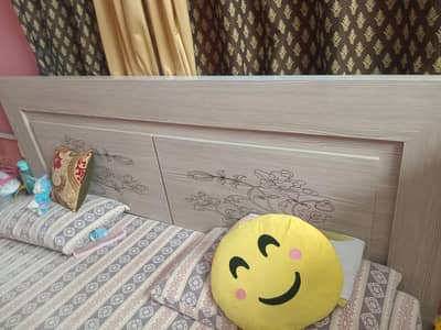 room bed king size with side tables and wall mirror