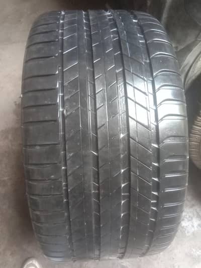 295 35 r21 1 tyre company michellin made in japan  contact only watsap