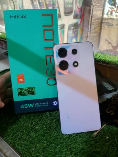 16GB Ram 256 GB memory box with original 45 wat charger new phone