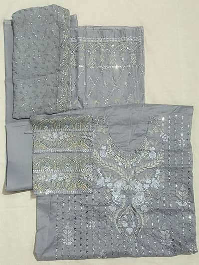 Grey Lawn 3PC Unstitched Suit – Fully Embroidered with Dupatta | New