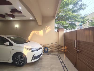 6.5-Marla Luxury Double Unit House Available For Sale.