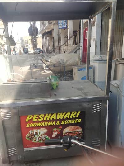 shawarma caonter achi candtion pe bikull rady he