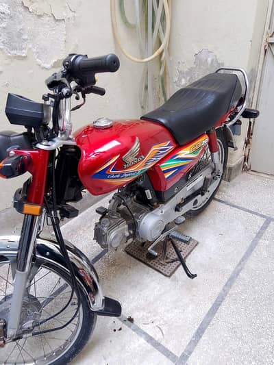 CD 70 for sale contact no 03704110060