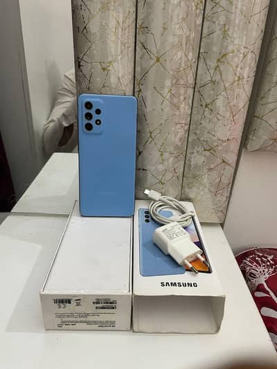 Samsung galaxy a52 8/128 with box and charger