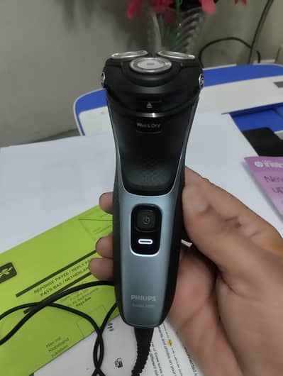 Philips shaver model S3133 almost new condition imported