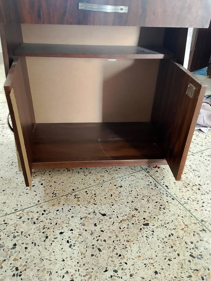 Sewing Machine Table 3