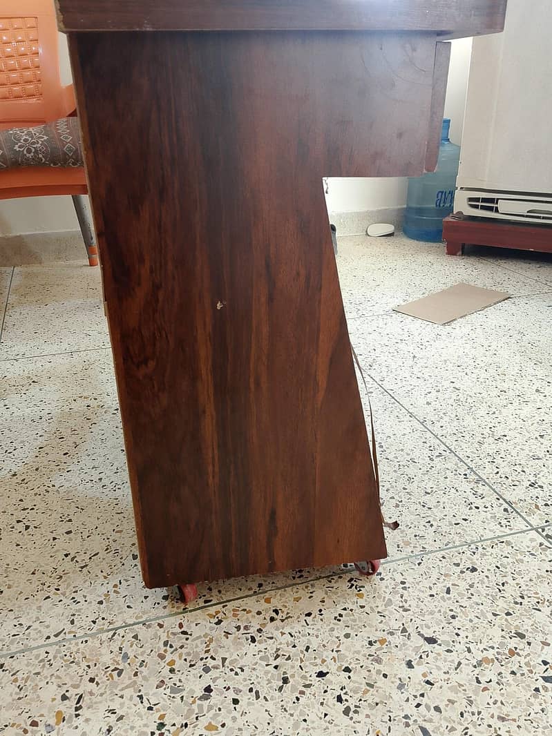 Sewing Machine Table 6