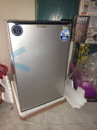 Dawlance room frigh available for sale in 10/10 condition