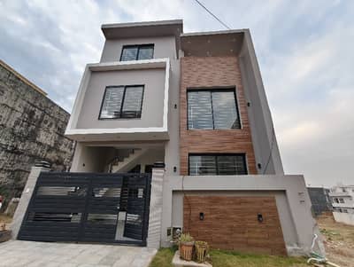 Brand New House Size 1000 Square Feet Extra Land Back Side 10 Marla