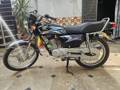 Honda 125 BLACK CLR First owner GOOD CONDITION TOTAL GENUINE