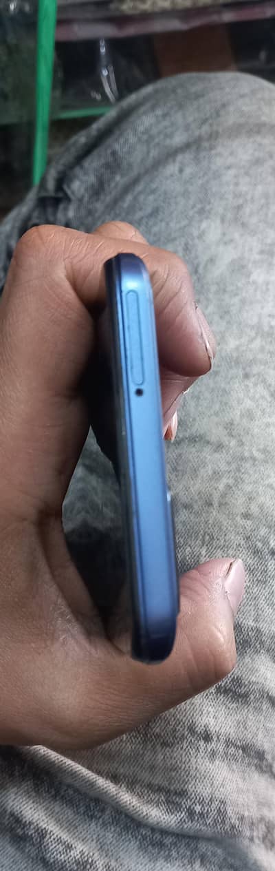 VIVO Y15s 3Ram 32GB Condition 10by7 Only Set hai NiC Copy mil Jayegi. .