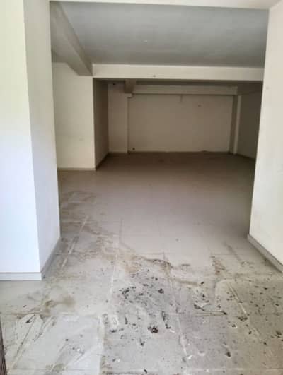 Showroom Available for Rent Main Tariq Road