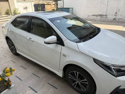 Corolla Altis grande white 2018