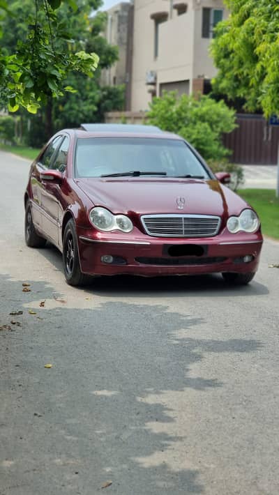 Merc-Benz c200 with sunroof