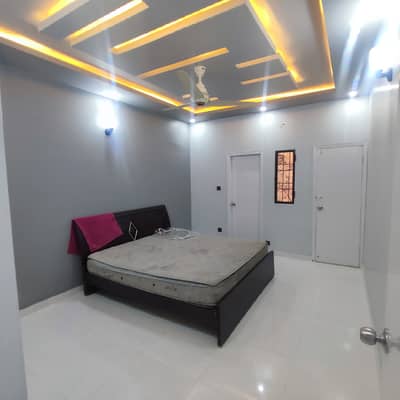 3 Bed 1st floor Renovated flat for Bachelors
