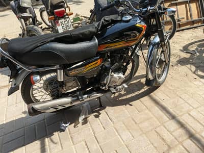 United 125 Karachi number saaf suthri bike hai Smart Card aur File com