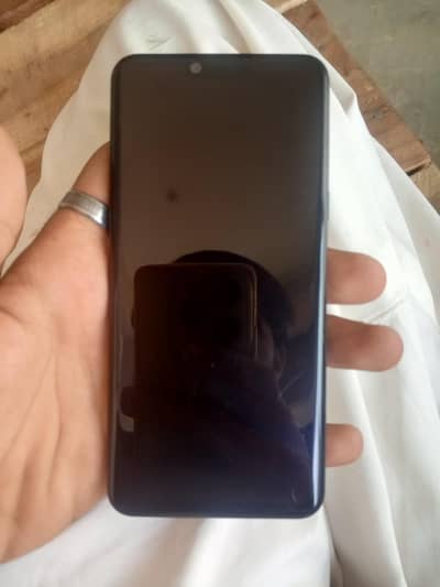 Le g8 thinq best  gaming pubg 60fbs snapdragon  6/128 ma condition ok