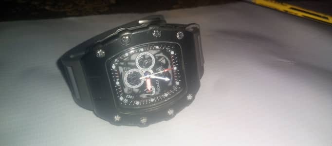 Watch is good coundison guess po nix branded watch