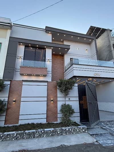 Get This Amazing Prime Location 10 Marla House Available In Sudais Villas