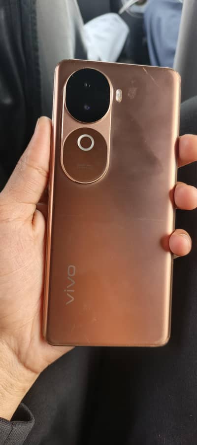 Vivo v40e. . . . With  All Assesries