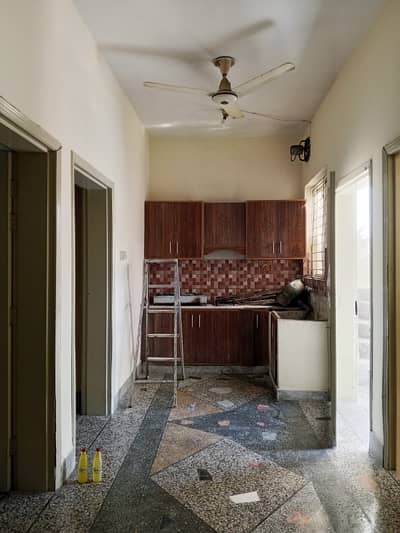 5 Marla Ground Portion For Rent in Judicial Colony