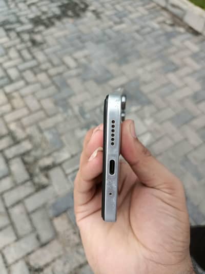 xiaomi Mi 12 used 24,000/-