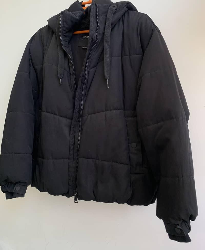 Pull & Bear Black Puffer Jacket 0