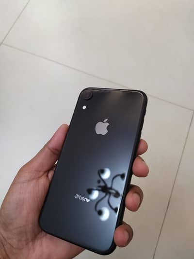 Single hand used Iphone XR