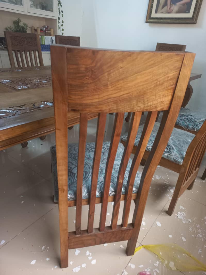 8 Men Dining Table 5