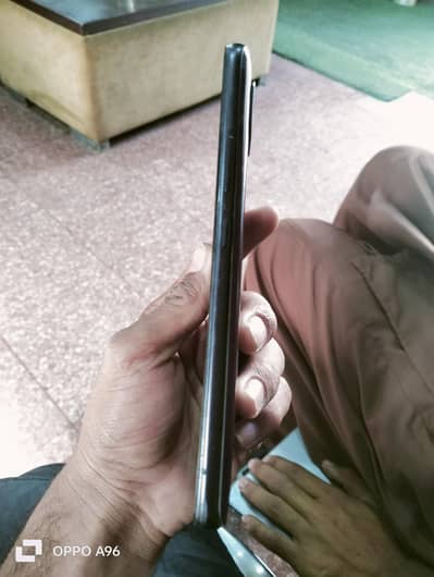 I'm selling my phone Motorola one 5G