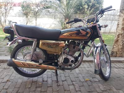 Honda CG 125- black Gold edition 2025