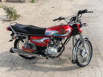 Honda 125 Model 23 Genuine only 11000km Driven