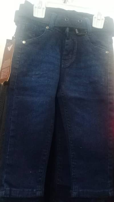 size and clrs areavailblle in reasonable price. ye jo 2000 price likhi