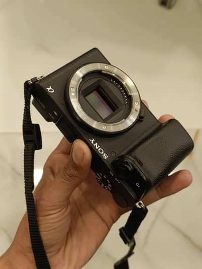 Sony a6400 Body  with Monitor