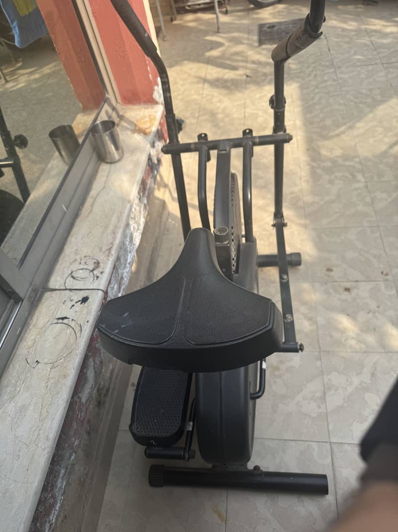 Exercise cycle with elliptical 1