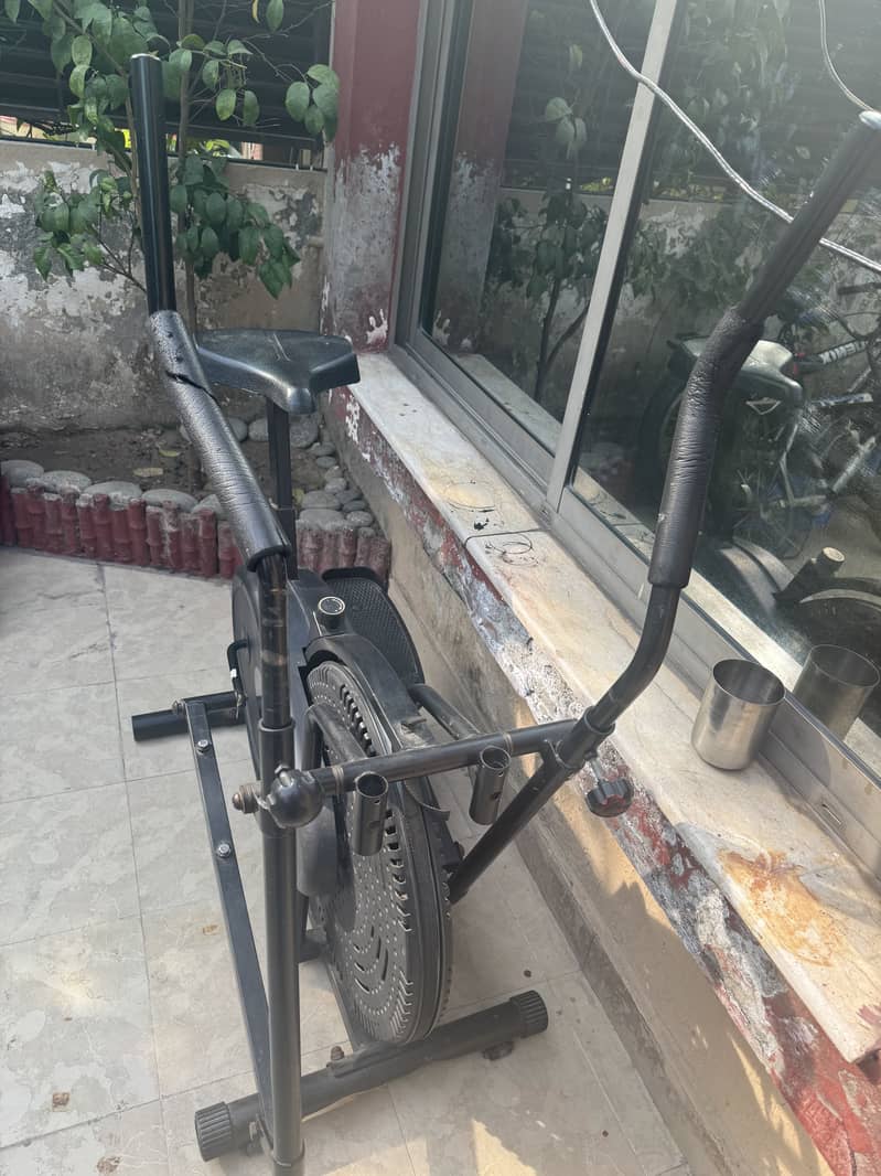 Exercise cycle with elliptical 2